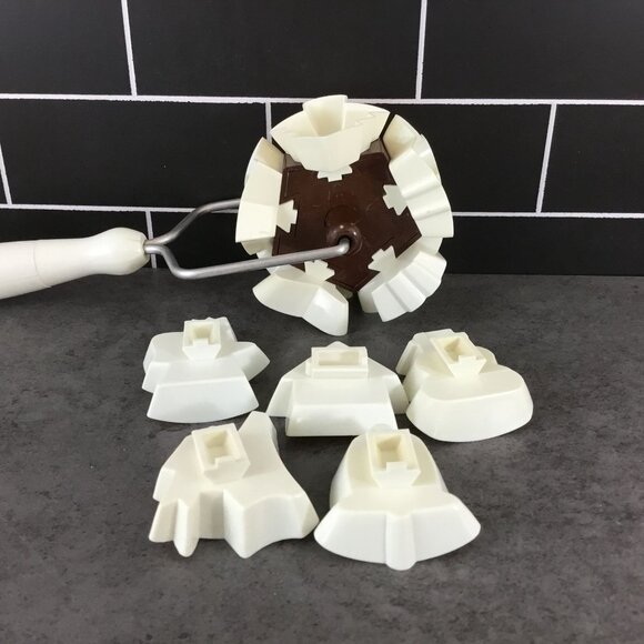 Vintage West German Cookie Cutter Wheel 10 Shapes Rolling Baking Tool 1980s - Picture 8 of 9